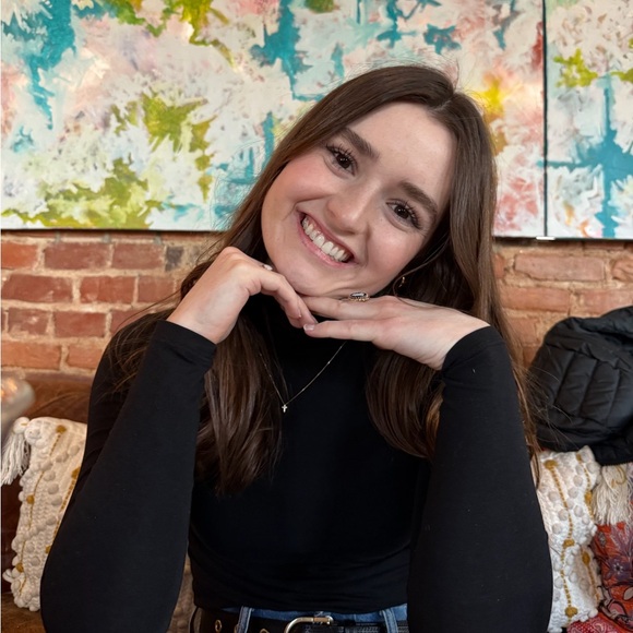 Meet your Posher, Lauren - Picture 1 of 1